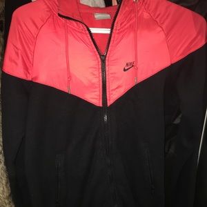 NIKE WINDBREAKER